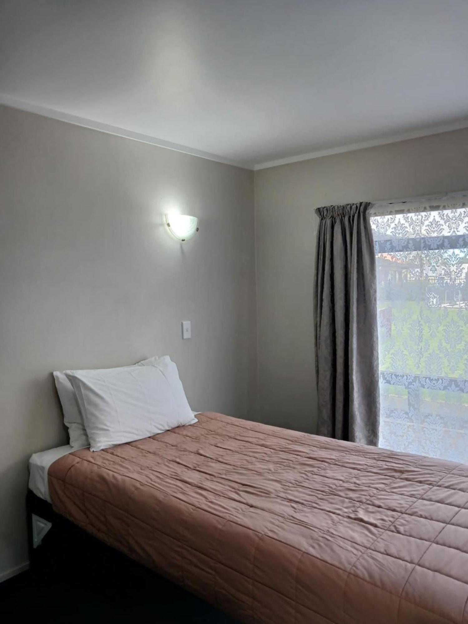 Ambassador Motel Palmerston North Exterior photo